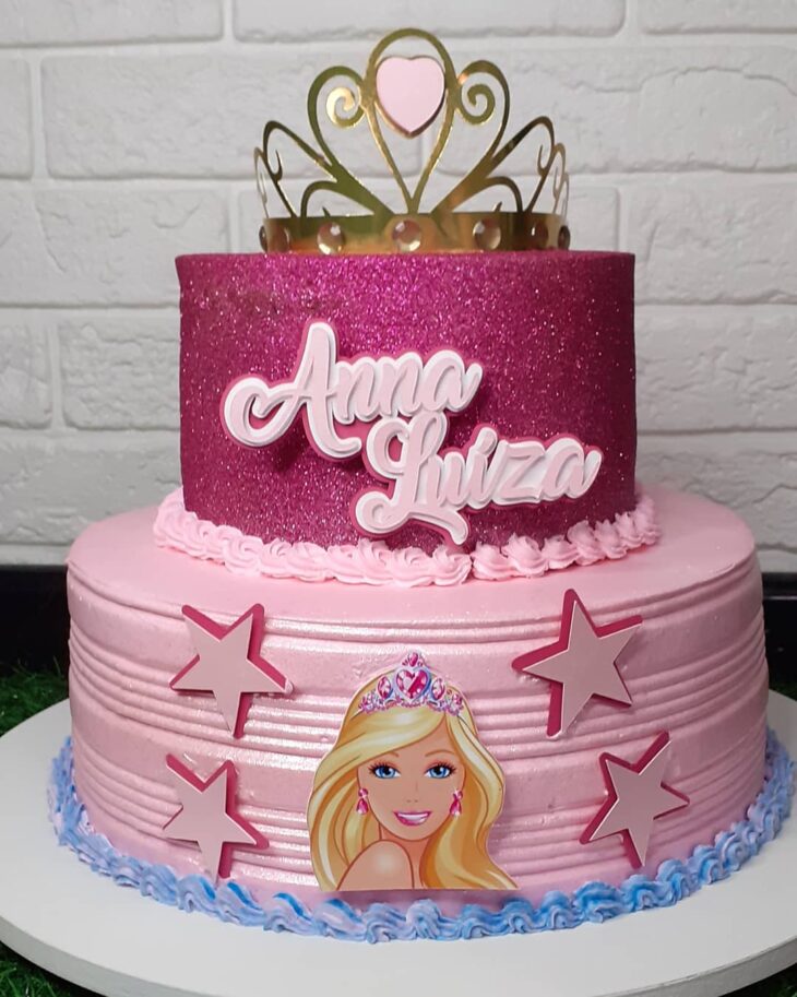 Bolo da Barbie: 80 modelos repletos de estilo e tutoriais muito práticos  Bolo  barbie, Bolo de aniversário da barbie, Festa de aniversário da barbie