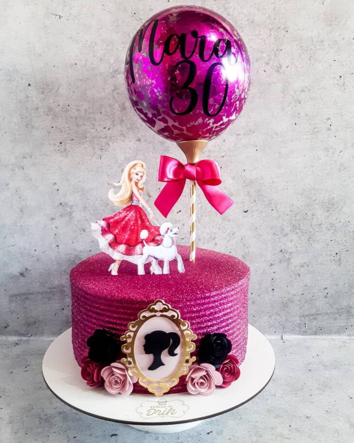 Bolo da Barbie: 80 modelos repletos de estilo e tutoriais muito práticos  Bolo  barbie, Bolo de aniversário da barbie, Festa de aniversário da barbie