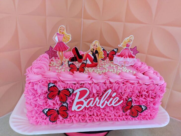 bolo da barbie quadrado de aniversário