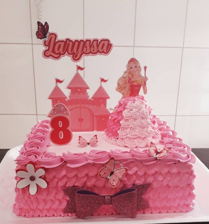 bolo da barbie quadrado de aniversário simples