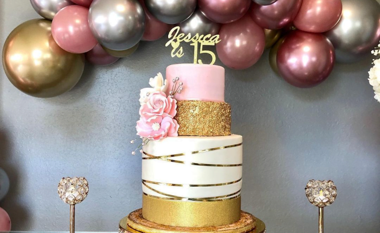 Topo De Bolo Festa Aniversário 15 Anos Debutante Dourado Sem Glitter