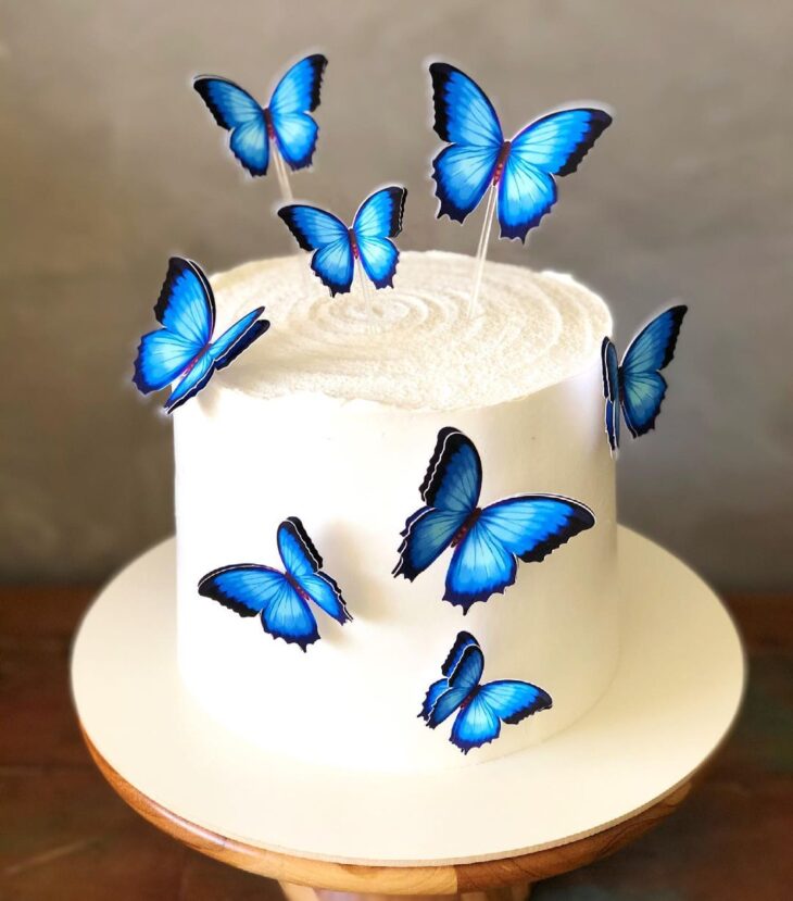 Topper de bolo: +50 Ideias para decorar sua festa - Artesanato Passo a  Passo!  Bolos de aniversário azuis, Bolos de aniversário, Bolo de  aniversario adulto