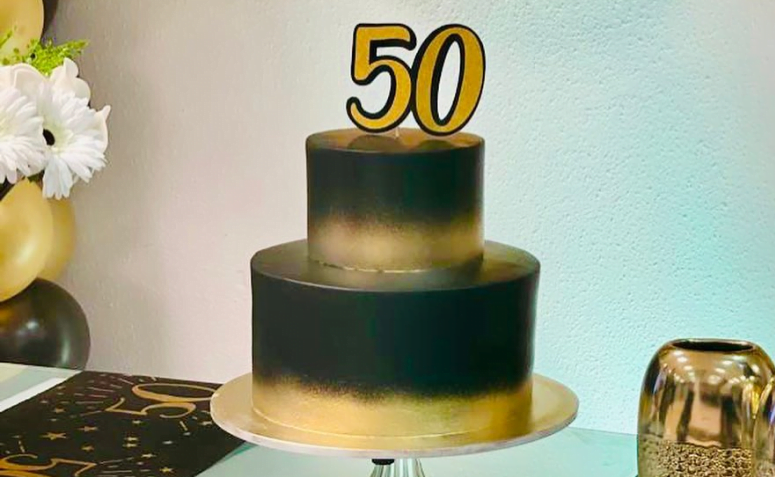 Bolo aniversário 50 anos - Eronilda Bolos Decorados