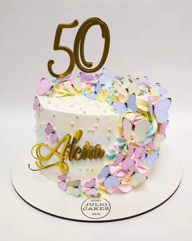 Bolo de 50 anos: 80 ideias para iniciar a nova década muito feliz  Bolo de 50  anos, Bolos de aniversário, Bolo de aniversário de 50 anos