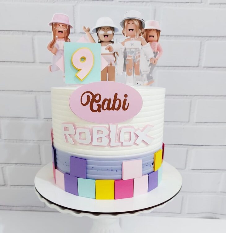 Helenzita Bolos - Bolo decorado tema Roblox, lindo