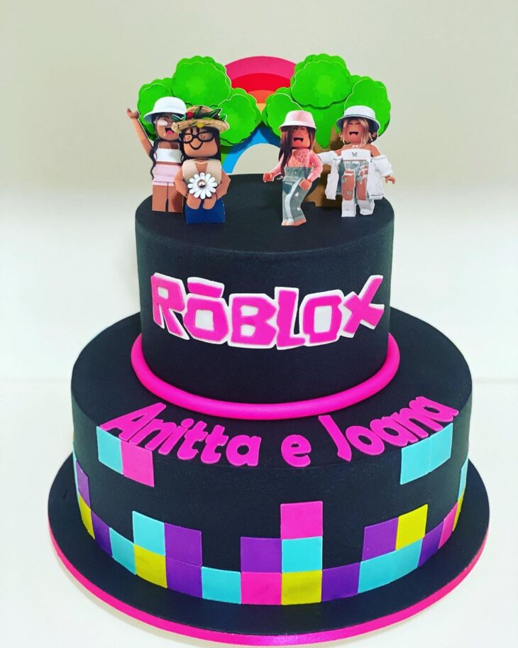 Bolo de Aniversário Roblox - Fale com a Doces e Salgados BH