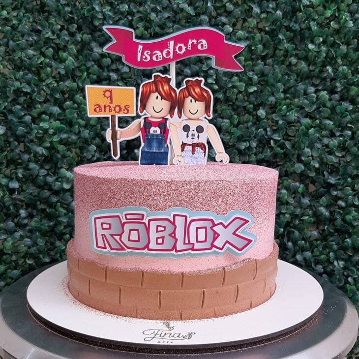 bolo feminino do roblox