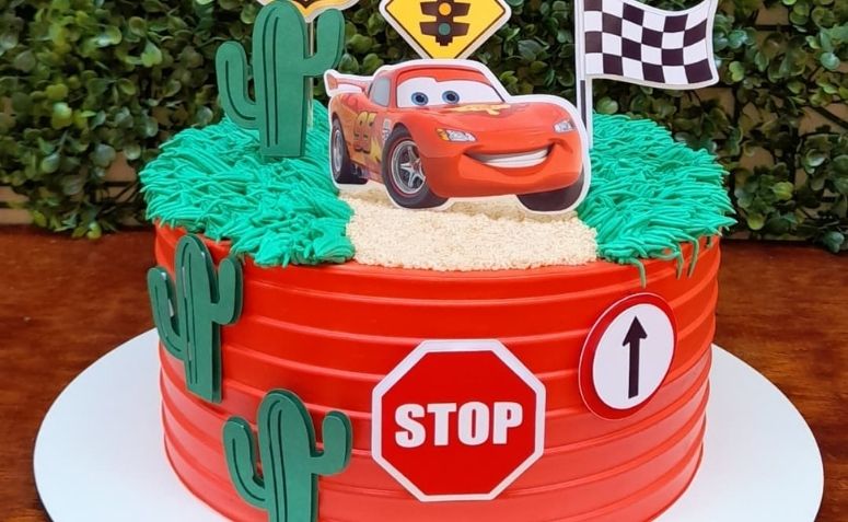 Bolo de aniversário tema carros - decoração 