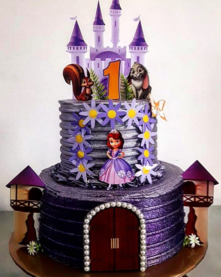 Resultado de imagem para bolo falso quadrado da princesa sofia  Pastel  princesa sofía, Torta princesa sofia, Pastel de cumpleaños princesa