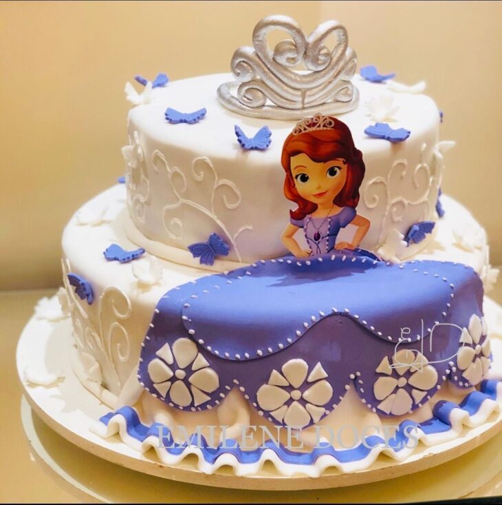 Bolo de Aniversário da Princesa Sofia - Delícias da Zana