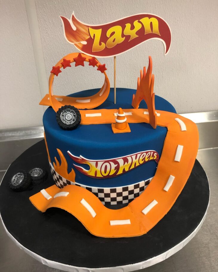 Bolo Hot Wheels: ideias fabulosas para decoração de aniversário -  Artesanato Passo a Passo!