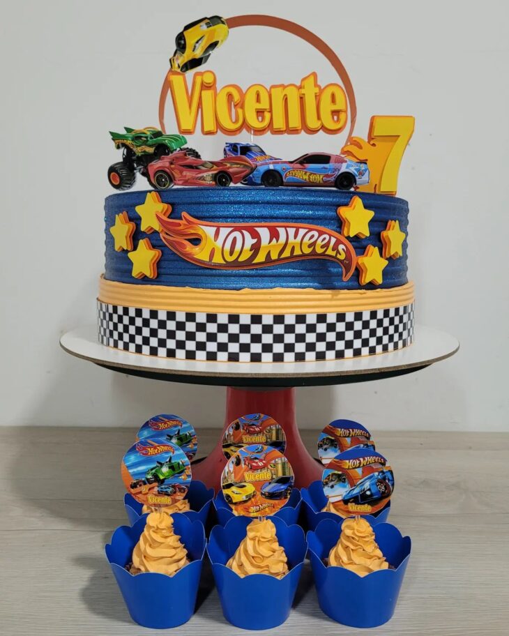 Dete Bolos - Carros e Hot Wheels - Dete Bolos - Bolos Decorados e