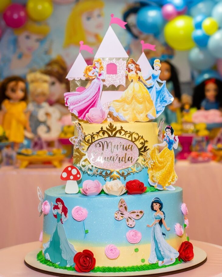 Bolo das princesas: 50 modelos encantados e mais 4 tutoriais em 2023  Bolo  de aniversário da princesa, Bolo princesa, Festas de aniversário de princesa