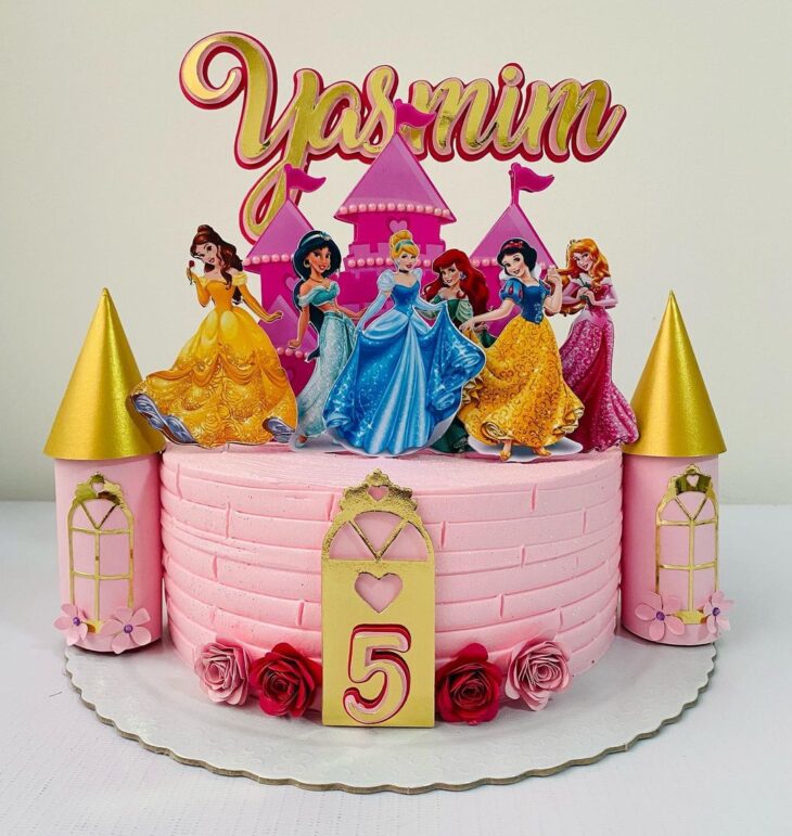 Bolo as Princesas da Disney🌷💖  Bolinhos de aniversário, Bolo de  aniversário da princesa, Bolo festa infantil