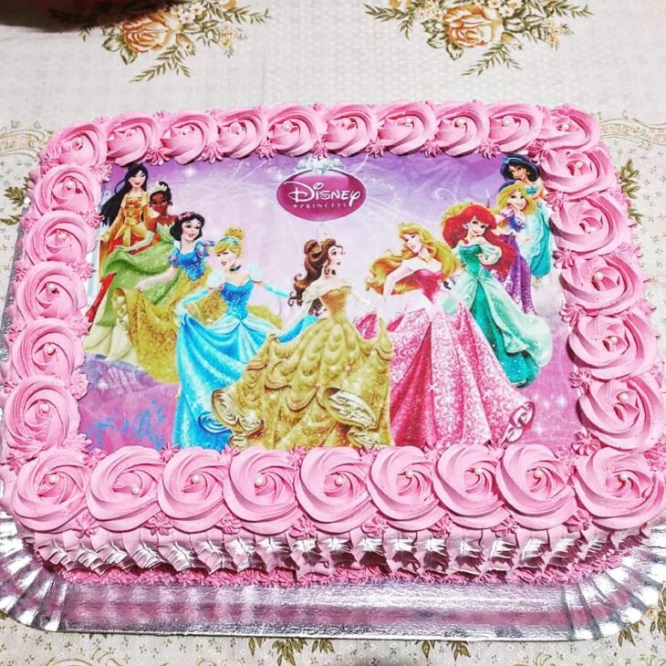 Bolo as Princesas da Disney🌷💖  Bolinhos de aniversário, Bolo de  aniversário da princesa, Bolo festa infantil