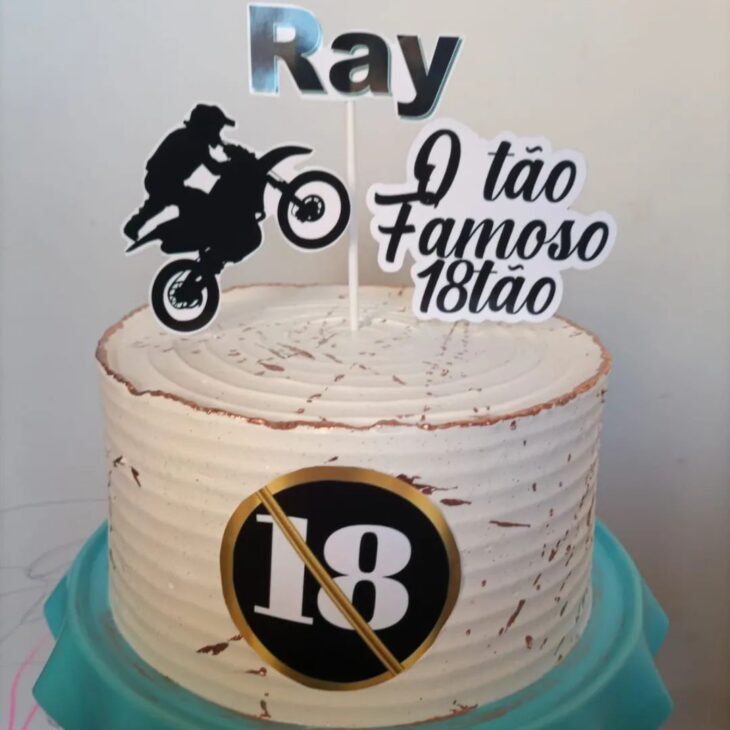 BOLO ANIVERSARIO MOTO BMW.jpg :: Bolos Artísticos e Decorados