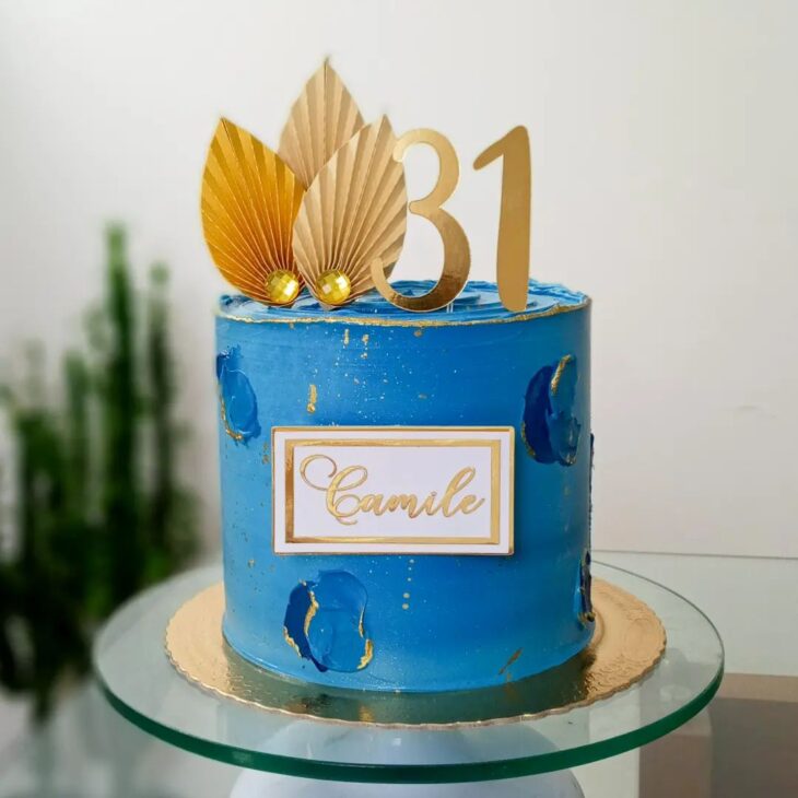 Neusa Bolos - Modelo azul com dourado para o aniversário