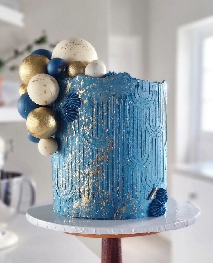 Bolo de Aniversário Tons de Azul