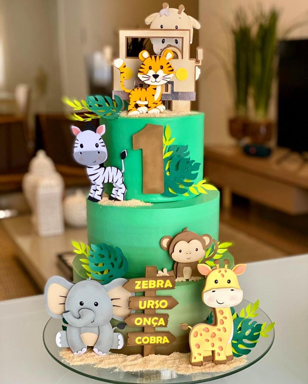 bolo decorado safari infantil