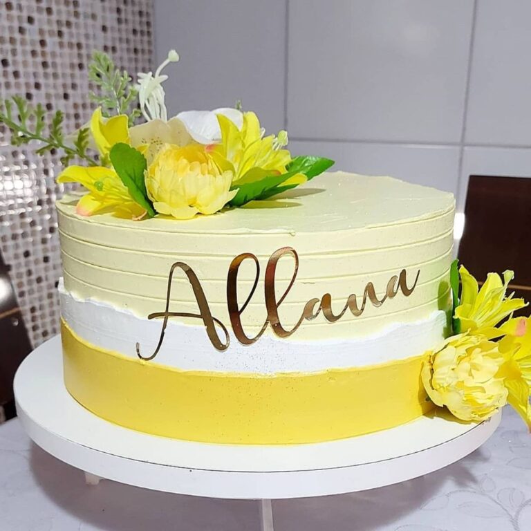 Bolo De Aniversario Amarelo E Branco Bolo amarelo: 80 opções para inovar em sua comemoração