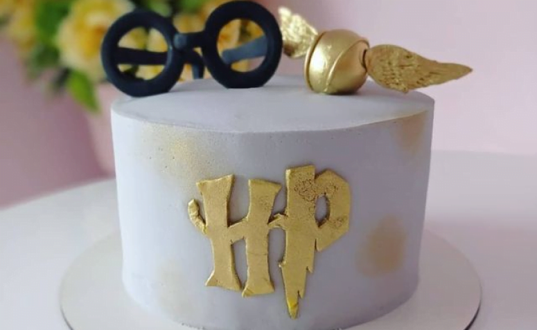 90 fotos de bolo Harry Potter para celebrar com magia