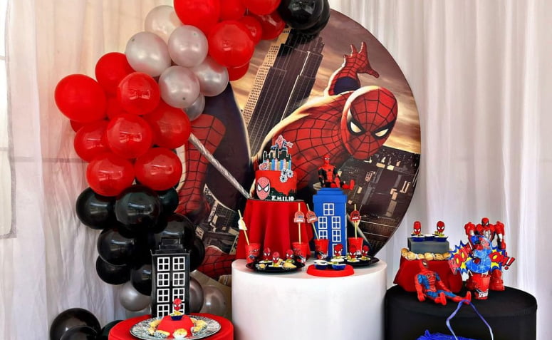 90 fotos de festa do Homem-Aranha que vão divertir os fãs do super-herói