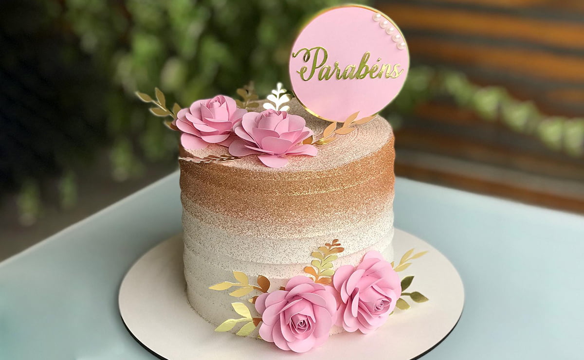 Personalize seu topo de bolo feminino com muito charme e criatividade