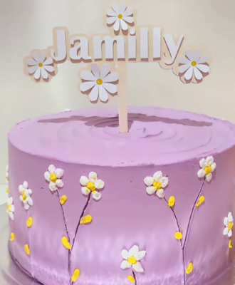 Bolo lilás: comemore com graciosidade e delicadeza